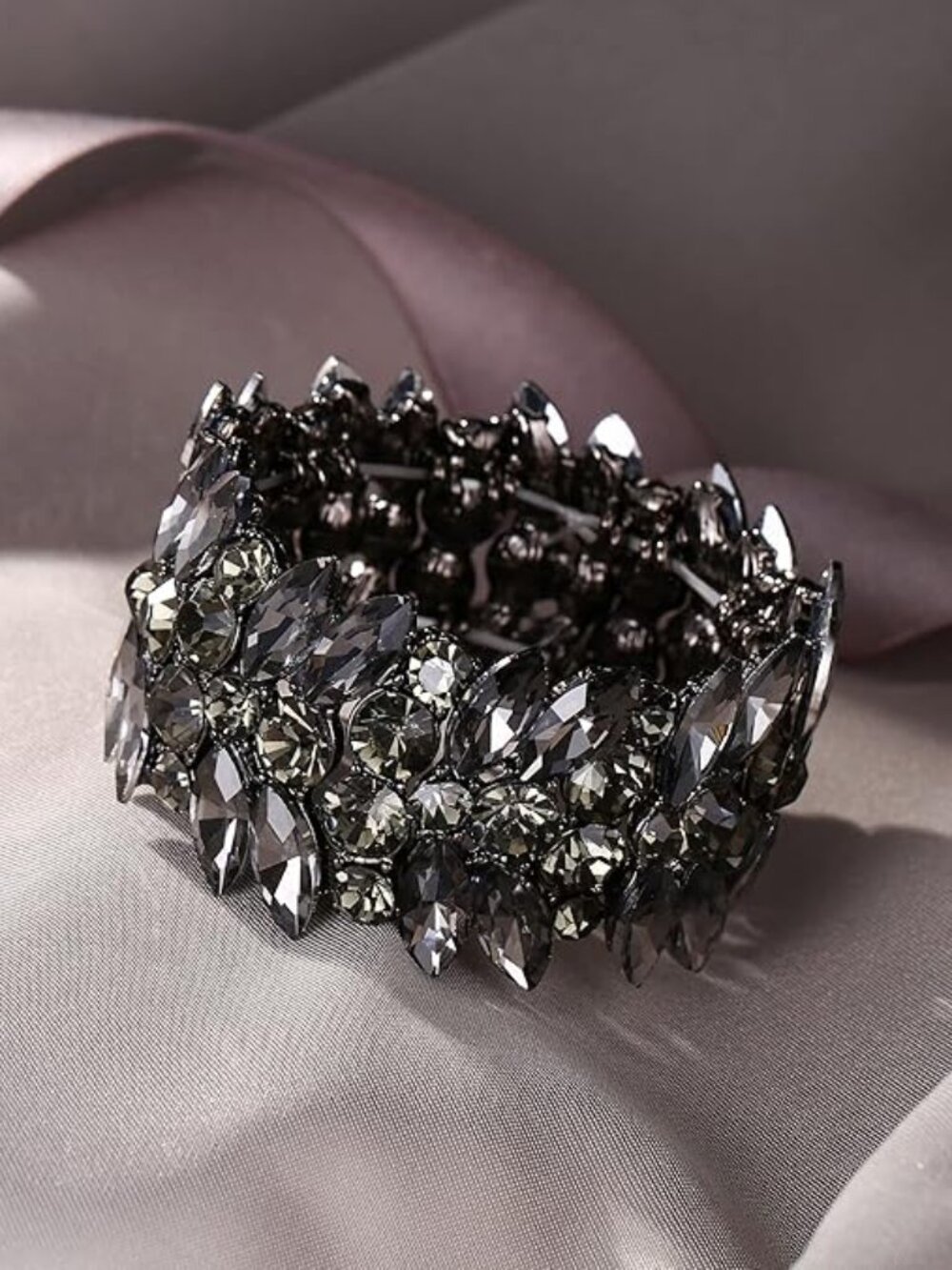 BRAND NEW Women's Stretch Bracelet Grey Black-Tone